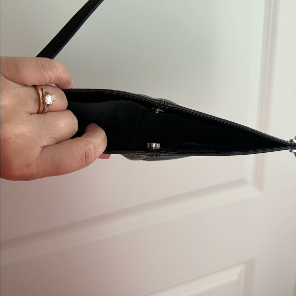 Louis Vuitton Epi Pochette Demi-Lune in Black - Picture 5 of 7